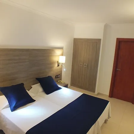 Hotel Risech Отель Росас